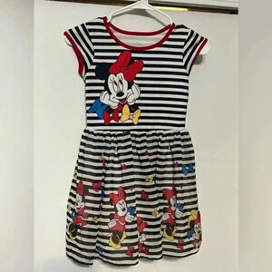Disney Girls size 7/8 medium Minnie Mouse dress with tulle. Red/White/Black